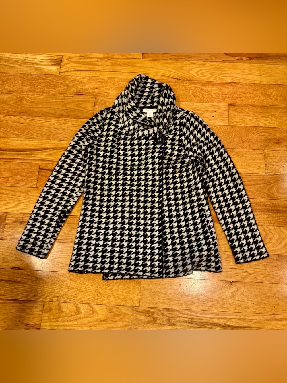 Ellen Tracy Black & White Houndstooth Shawl-Collar Cardigan